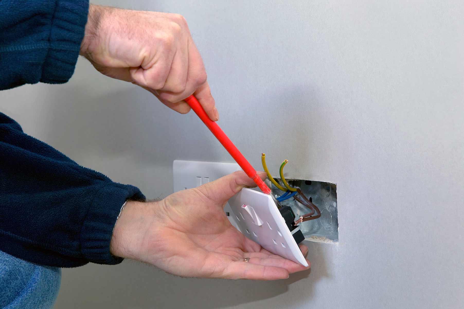 Our electricians can install plug sockets for domestic and commercial proeprties in Greenwich and the local area. 